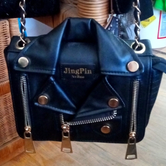 Purse - Picture 1 of 4